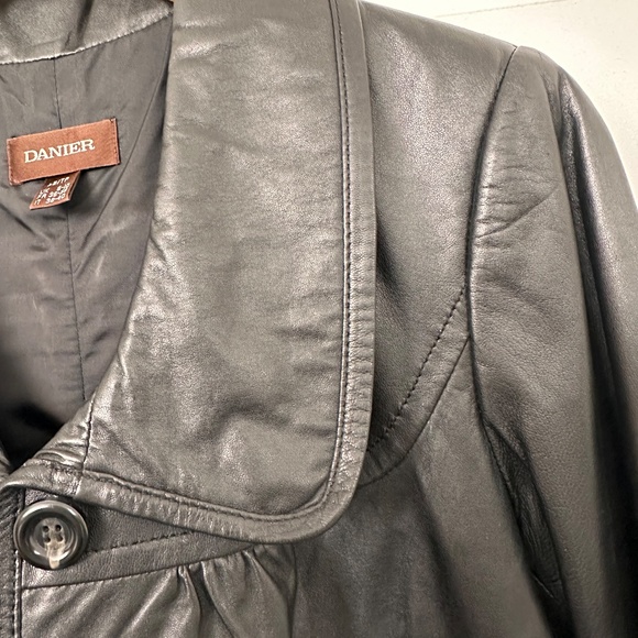 Danier Black Leather Blazer, Jacket, Bomber - Picture 8 of 8